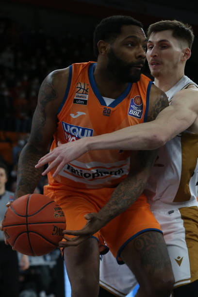 在他生前 在他生前