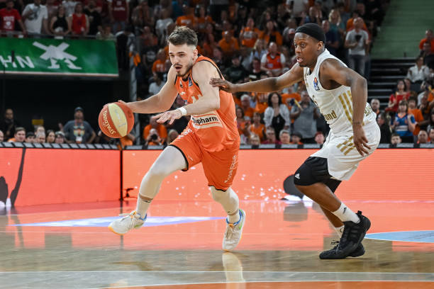 对巴萨的影 对巴萨的影